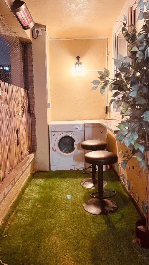 Lovely 1-Bedroom Property With Balcony In West End Glasgow Exterior photo