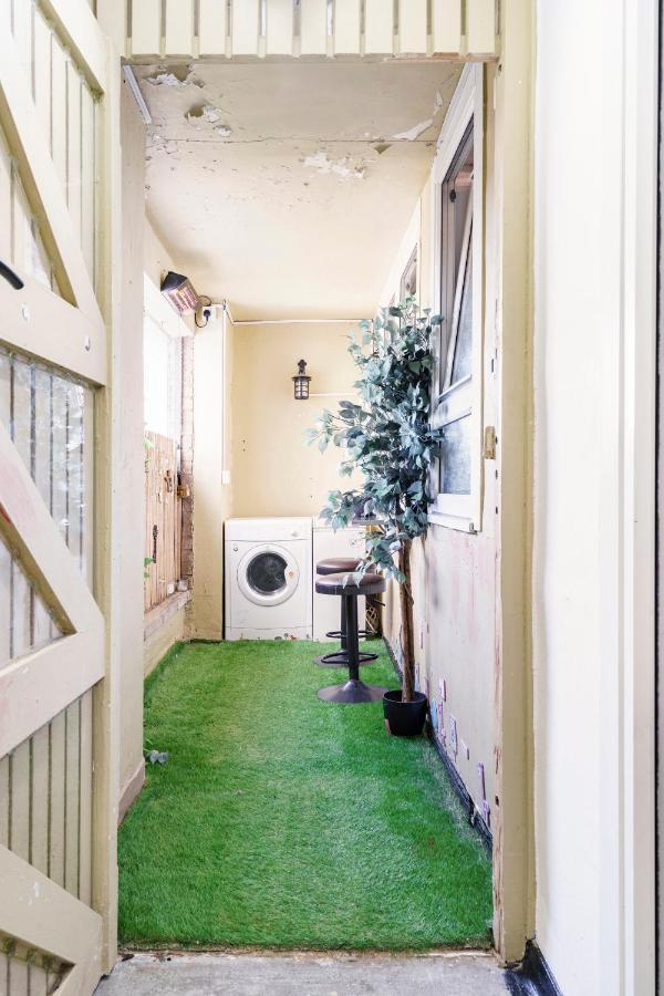 Lovely 1-Bedroom Property With Balcony In West End Glasgow Exterior photo